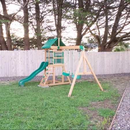Private Home - Playground, Jumping Mat, Bbq, Darts, Firepit, Gazebo, 4 Smart Tvs, White Cotton Bedding, - The Redwood Cul-De Sac Beach Retreat Crescent City Bagian luar foto