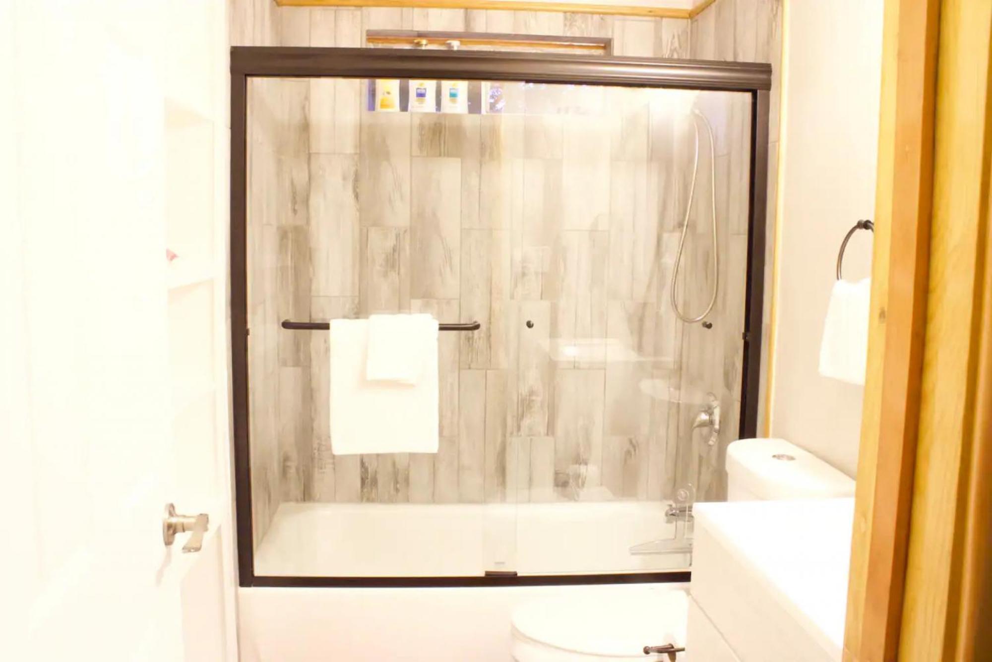 Private Home - Playground, Jumping Mat, Bbq, Darts, Firepit, Gazebo, 4 Smart Tvs, White Cotton Bedding, - The Redwood Cul-De Sac Beach Retreat Crescent City Bagian luar foto