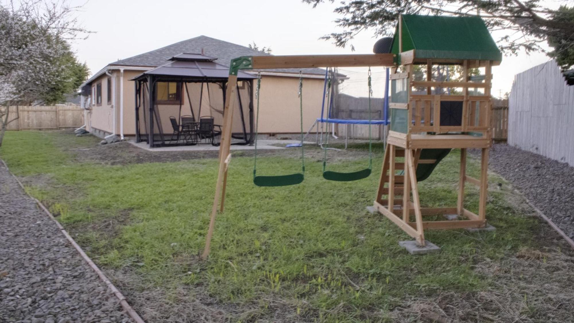 Private Home - Playground, Jumping Mat, Bbq, Darts, Firepit, Gazebo, 4 Smart Tvs, White Cotton Bedding, - The Redwood Cul-De Sac Beach Retreat Crescent City Bagian luar foto