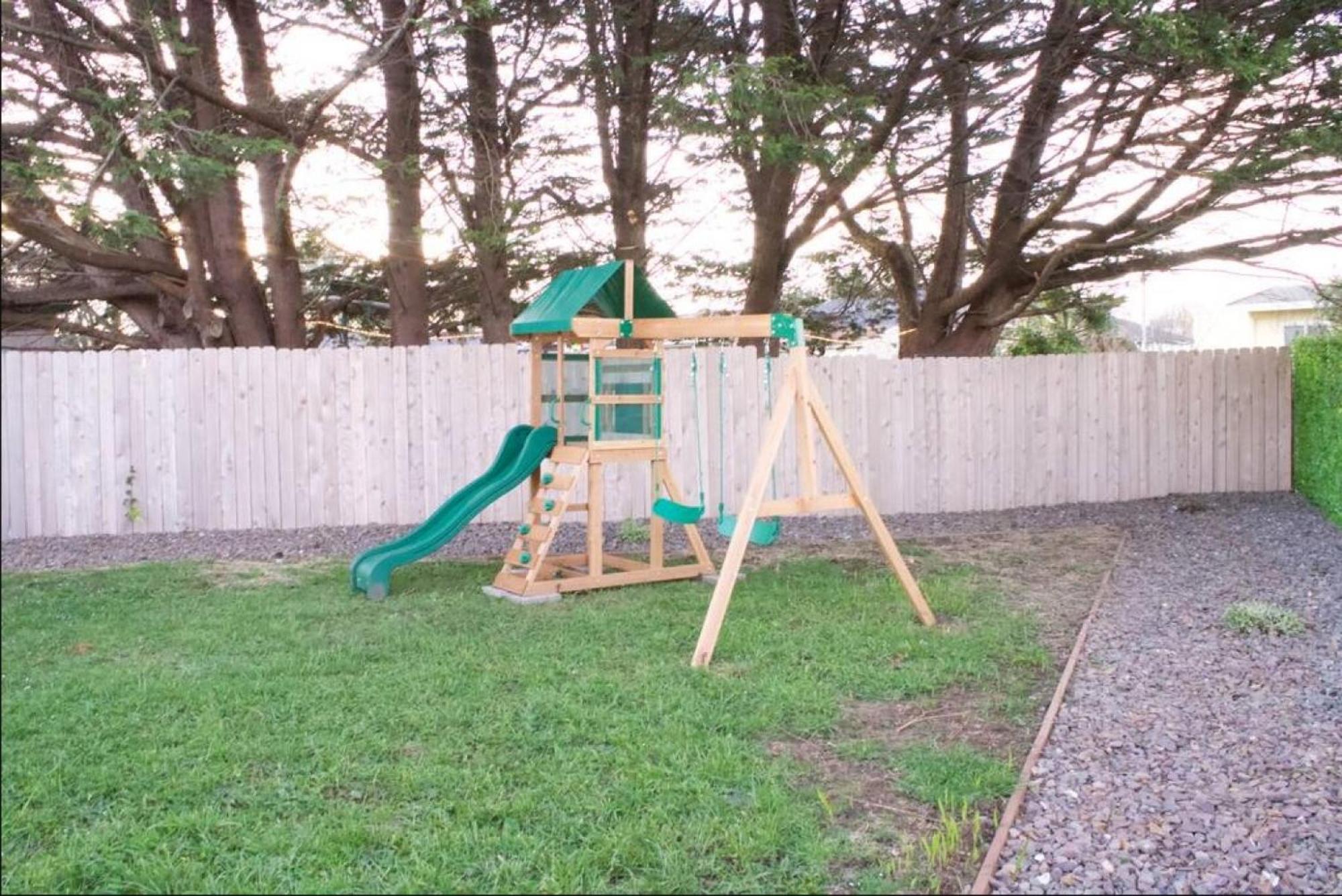 Private Home - Playground, Jumping Mat, Bbq, Darts, Firepit, Gazebo, 4 Smart Tvs, White Cotton Bedding, - The Redwood Cul-De Sac Beach Retreat Crescent City Bagian luar foto